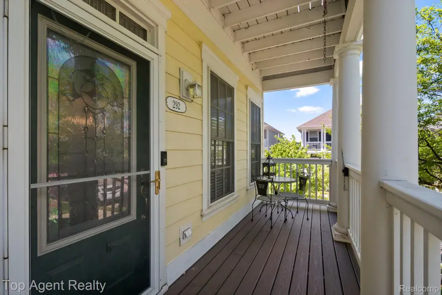 292 Beverly Avenue, Auburn Hills, MI 48326 - #2