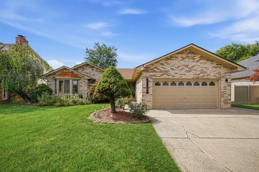 43459 Devin Drive, Clinton, MI 48038 - #2
