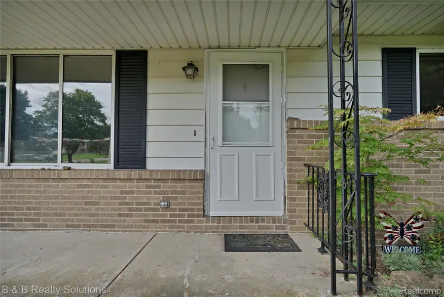 642 Westchester Drive, Caro, MI 48723 - #3