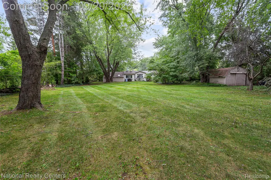 9542 Hilton Road, Brighton, MI 48114 - #3