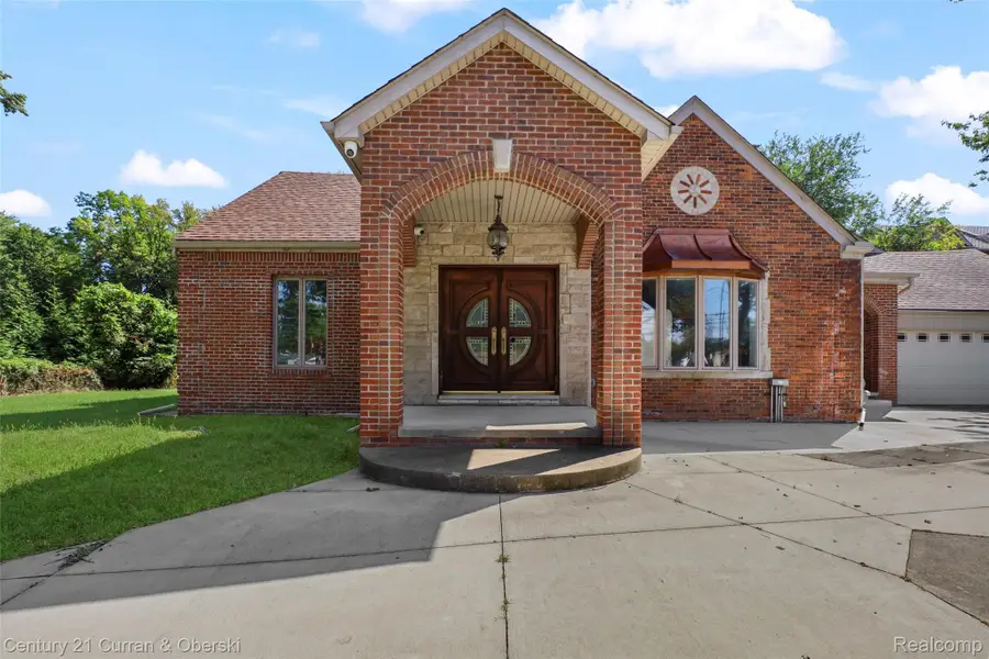 214 N Beech Daly Road, Dearborn Heights, MI 48127 - #2