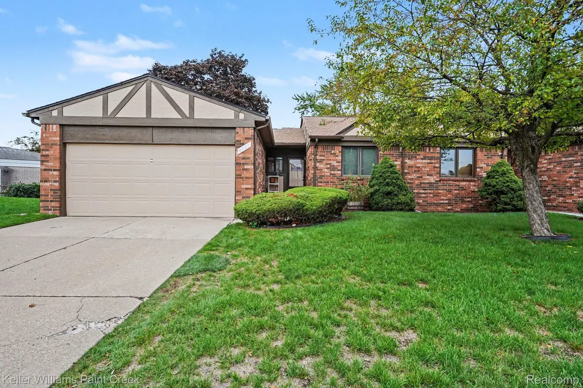 4967 N Grand Oaks Drive, Warren, MI 48092 - #1