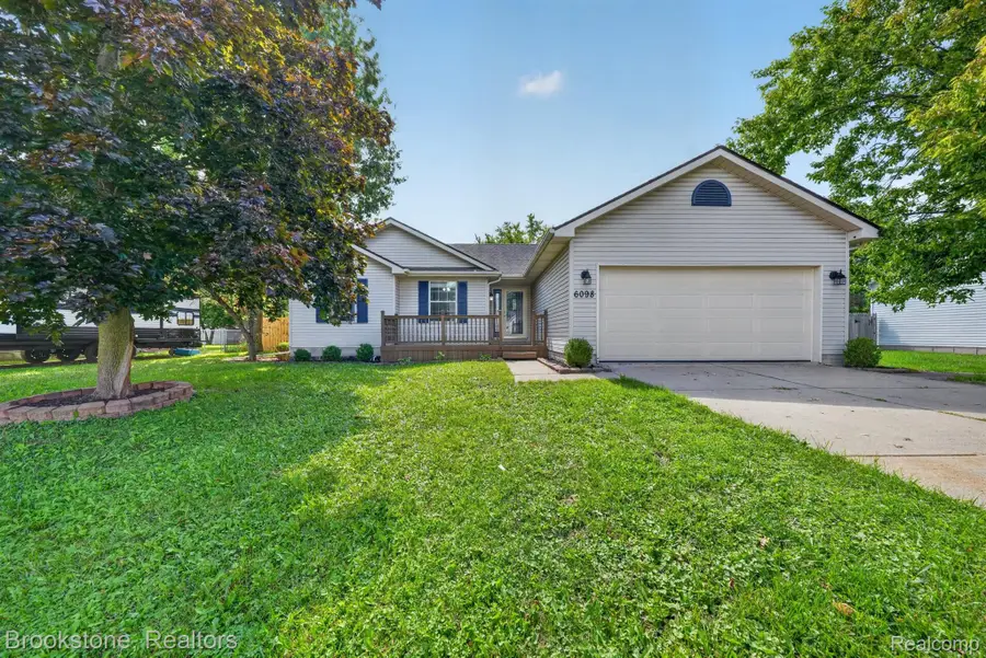 6098 Hedgerow Circle, Grand Blanc, MI 48439 - #2