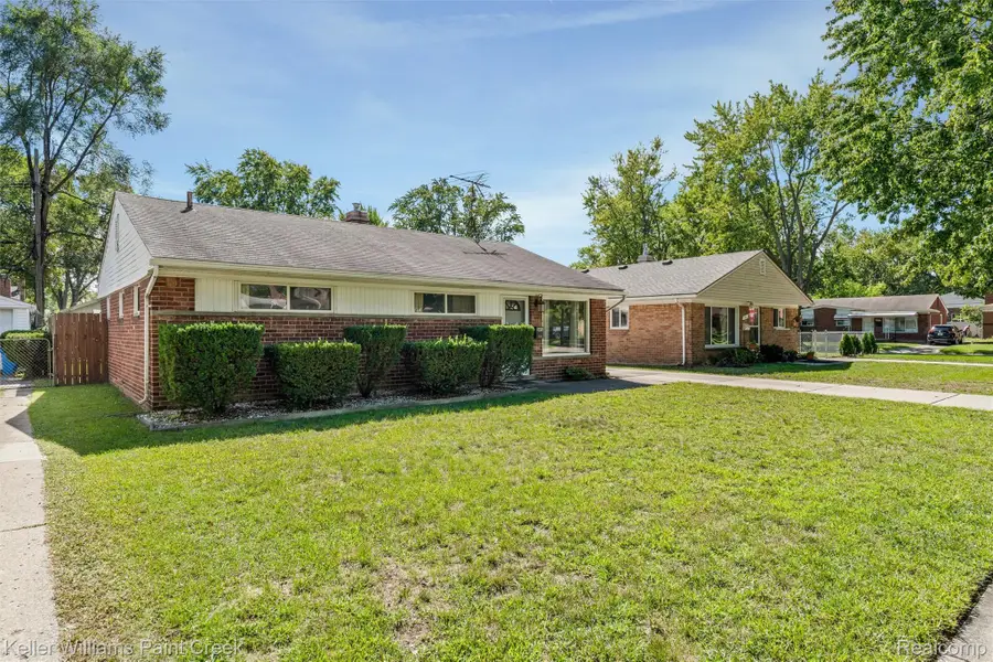 341 W Farnum Avenue, Madison Heights, MI 48071 - #2