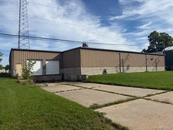 352 County Center Street, Lapeer, MI 48446