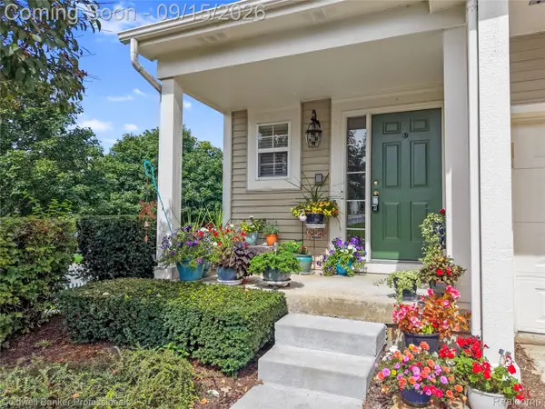 731 E Bluff Court, RochesterHills, MI 48307