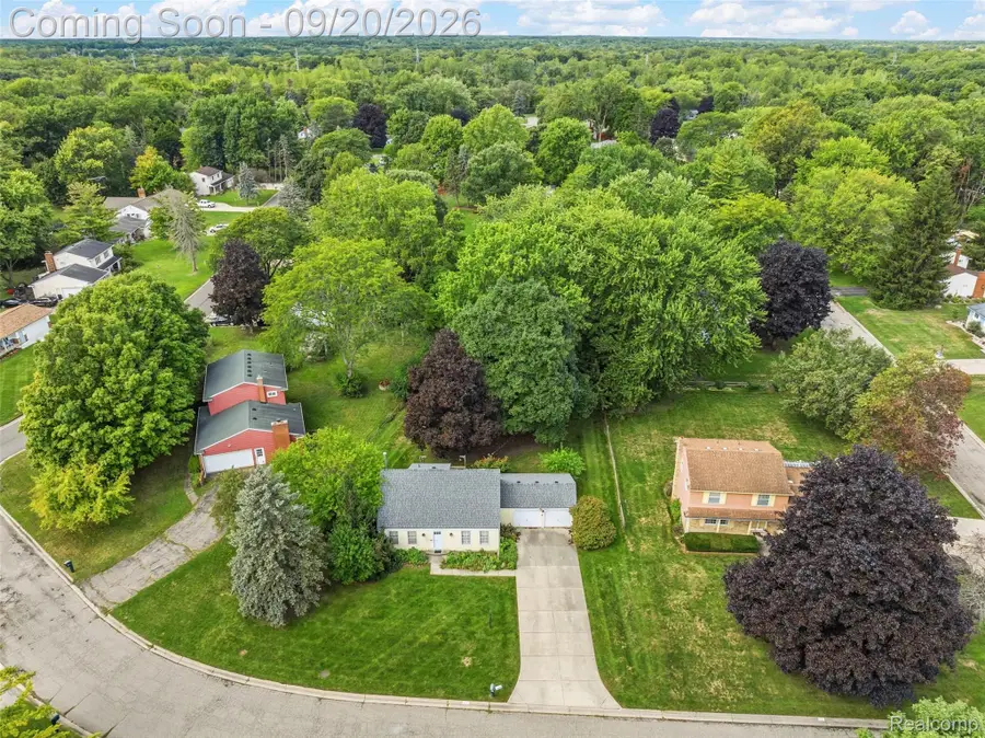 3121 Kings Brook Drive, Flushing, MI 48433 - #2