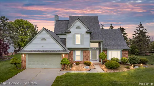 39456 Squire Road, Novi, MI 48375