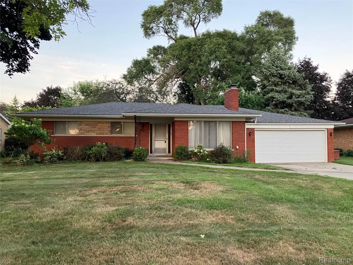 37054 Maas Drive, Sterling Heights, MI 48312 - #1
