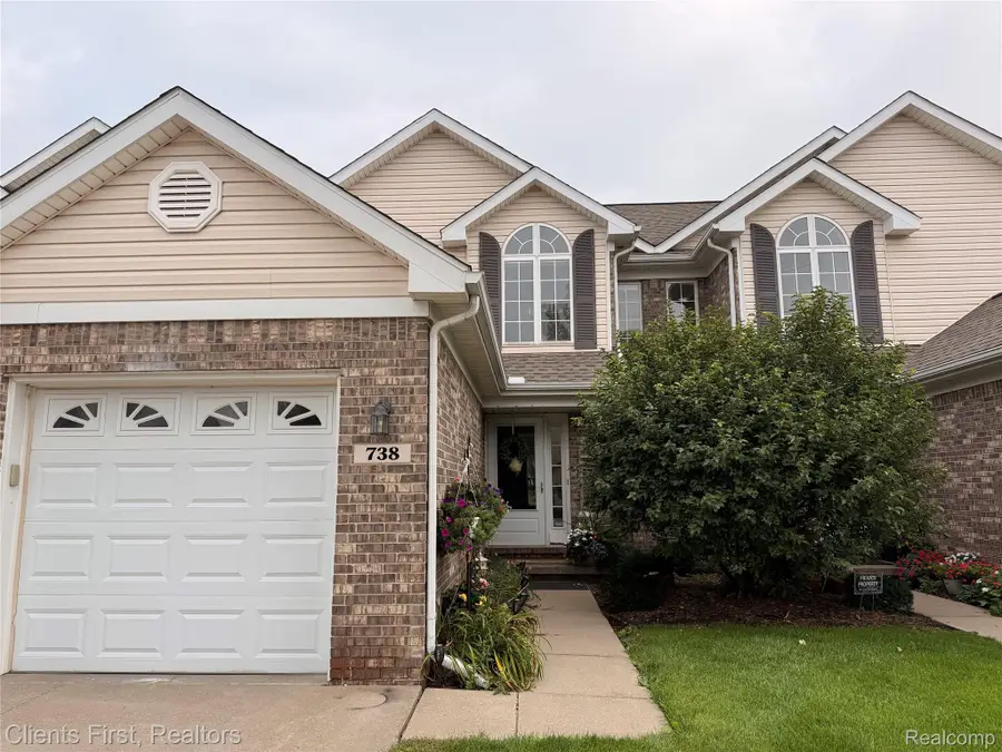 738 Natures Cove Ct, Wixom, MI 48393 - #2