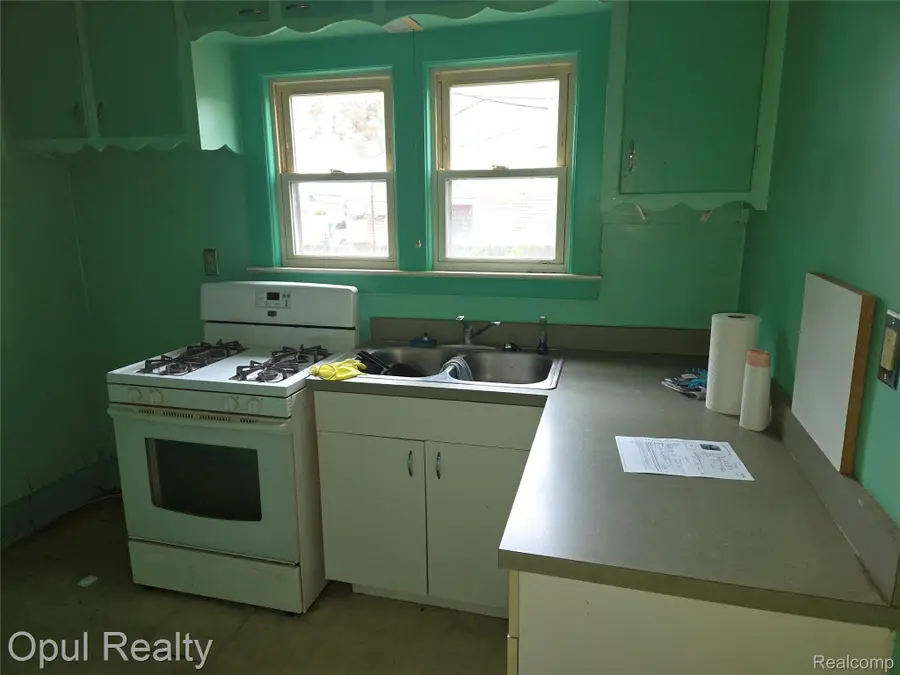 35312 Chestnut Street, Wayne, MI 48184 - #3