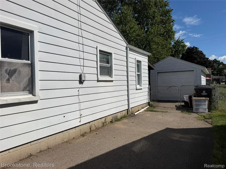 5898 N Globe Street, Westland, MI 48185 - #2