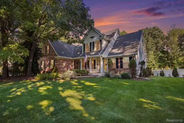 4909 Yax Pointe Drive, Howell, MI 48843
