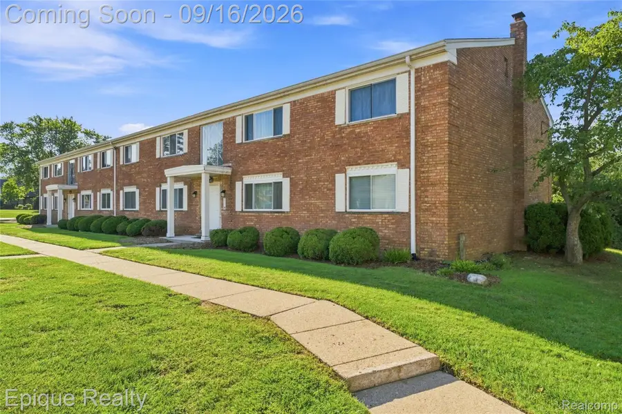801 W Long Lake Road #7, Bloomfield, MI 48302 - #3