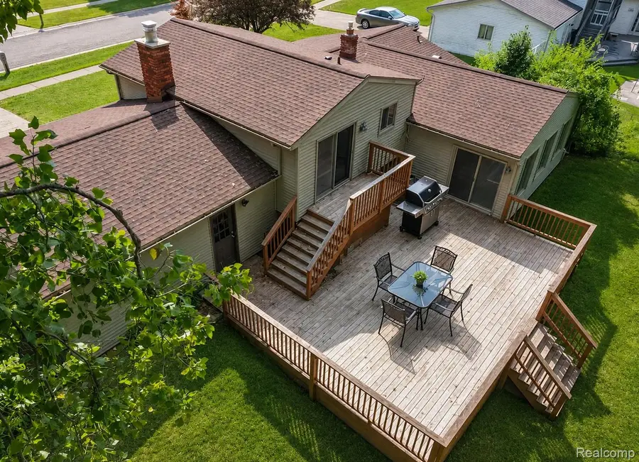 2877 Burgess Hill Drive, Waterford, MI 48329 - #2