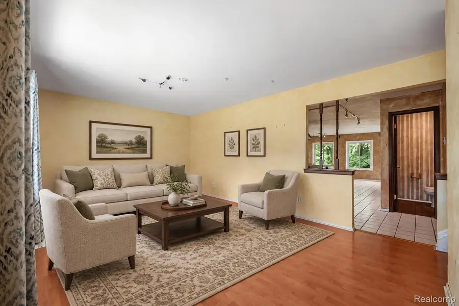 2877 Burgess Hill Drive, Waterford, MI 48329 - #3