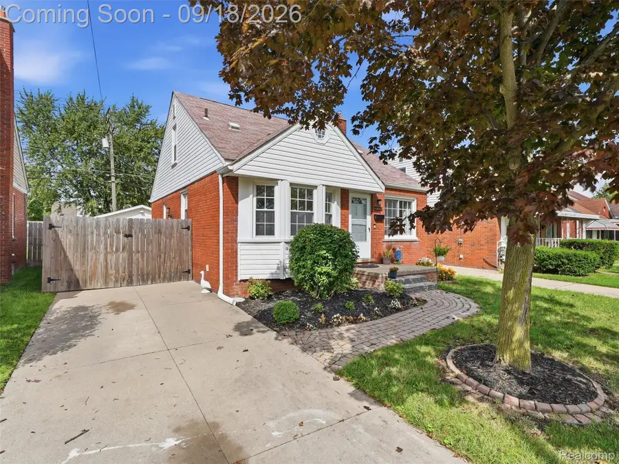21325 Frazho Street, Saint Clair Shores, MI 48081 - #2