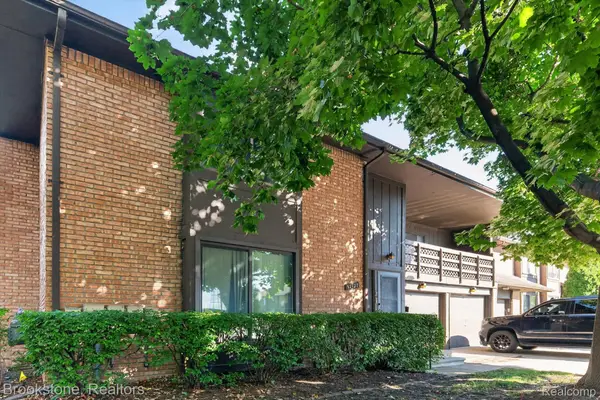 37128 Clubhouse Drive #37, SterlingHeights, MI 48312