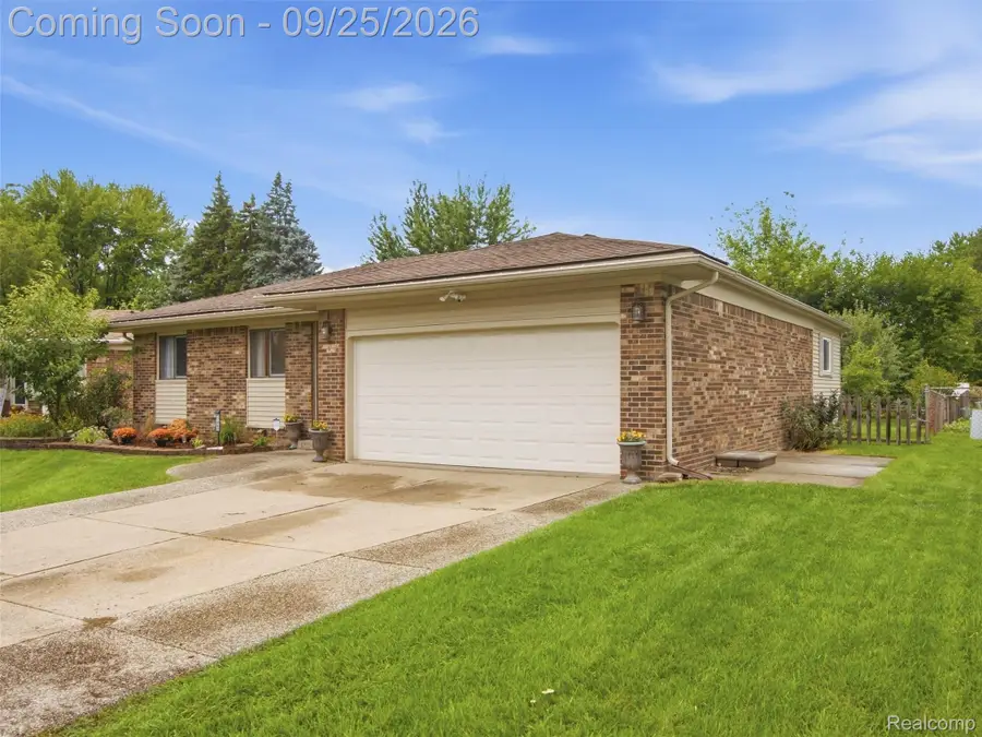 17405 Loranger Street, Clinton, MI 48038 - #2