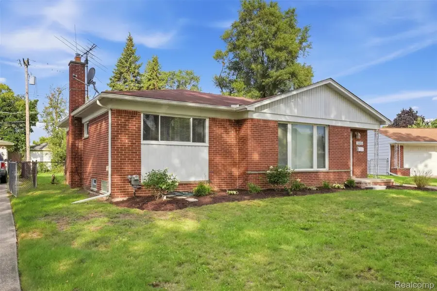 14313 Deering Street, Livonia, MI 48154 - #3