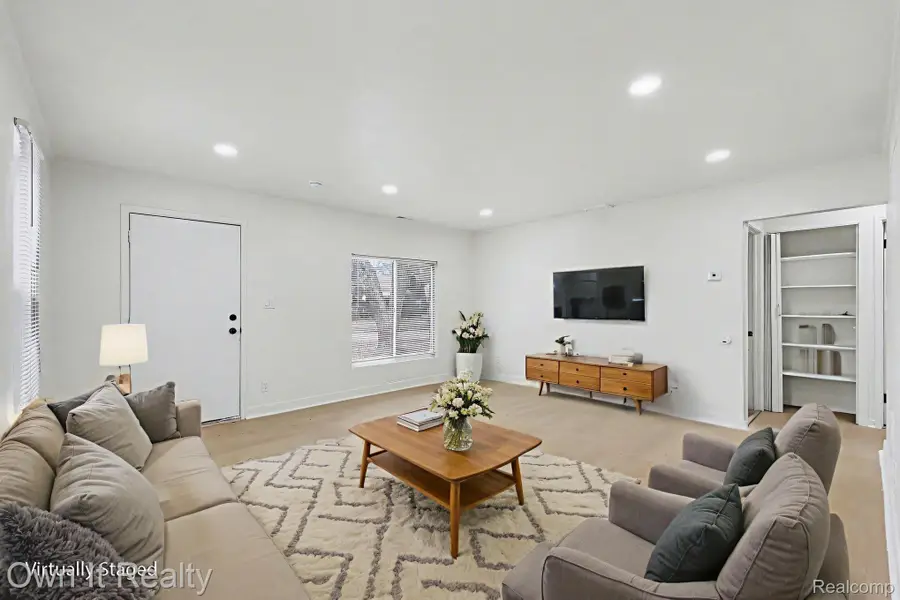 10821 Albany Street, Oak Park, MI 48237 - #3