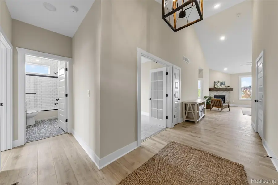 659 Round Rock Dr, Howell, MI 48843 - #2