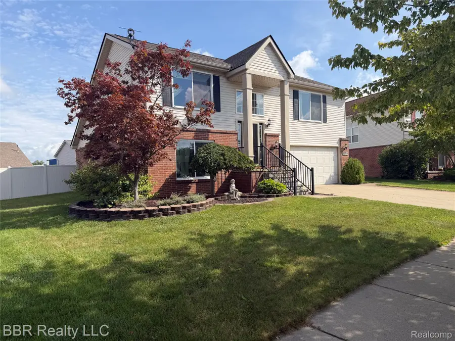 20704 Busenbark Lane, Brownstown, MI 48183 - #2