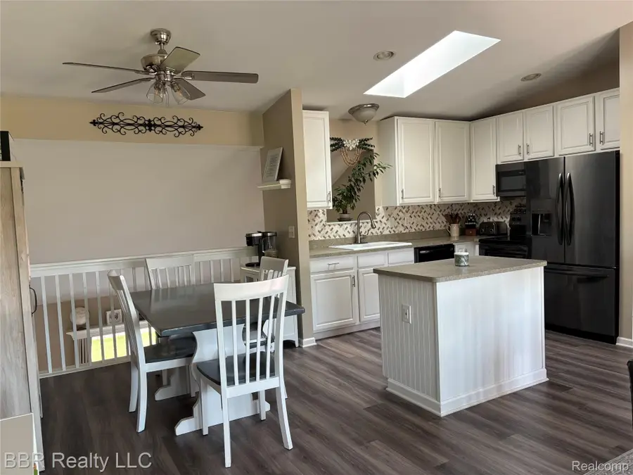 20704 Busenbark Lane, Brownstown, MI 48183 - #3