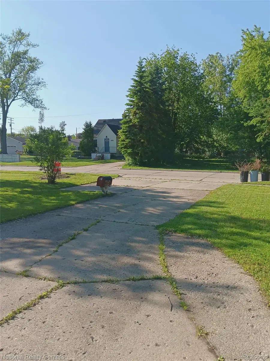 30429 Pardo Street, Garden City, MI 48135 - #3