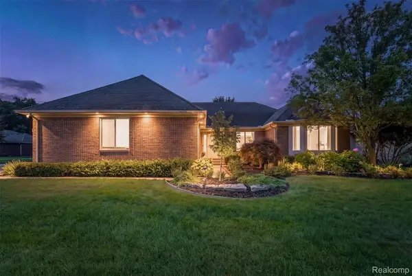 22702 Brantingham Road, Macomb, MI 48044