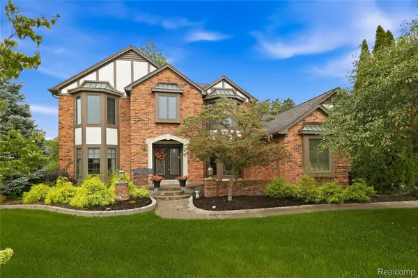 4735 Bentley Drive, Troy, MI 48098