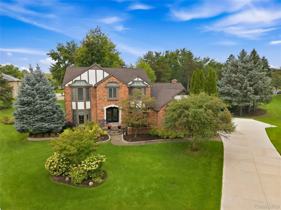 4735 Bentley Drive, Troy, MI 48098 - #2