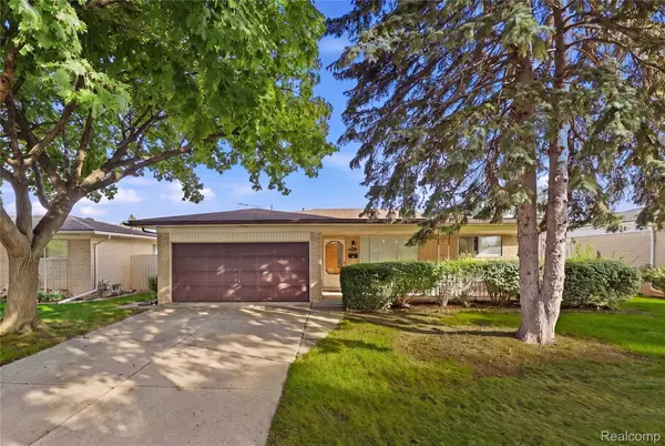 14309 Ivanhoe Drive, Warren, MI 48088