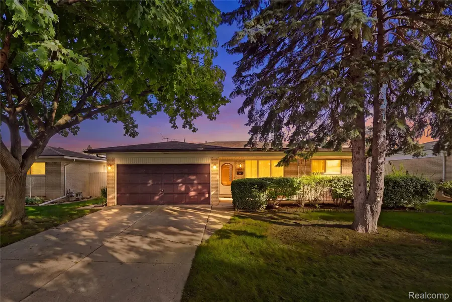 14309 Ivanhoe Drive, Warren, MI 48088 - #3