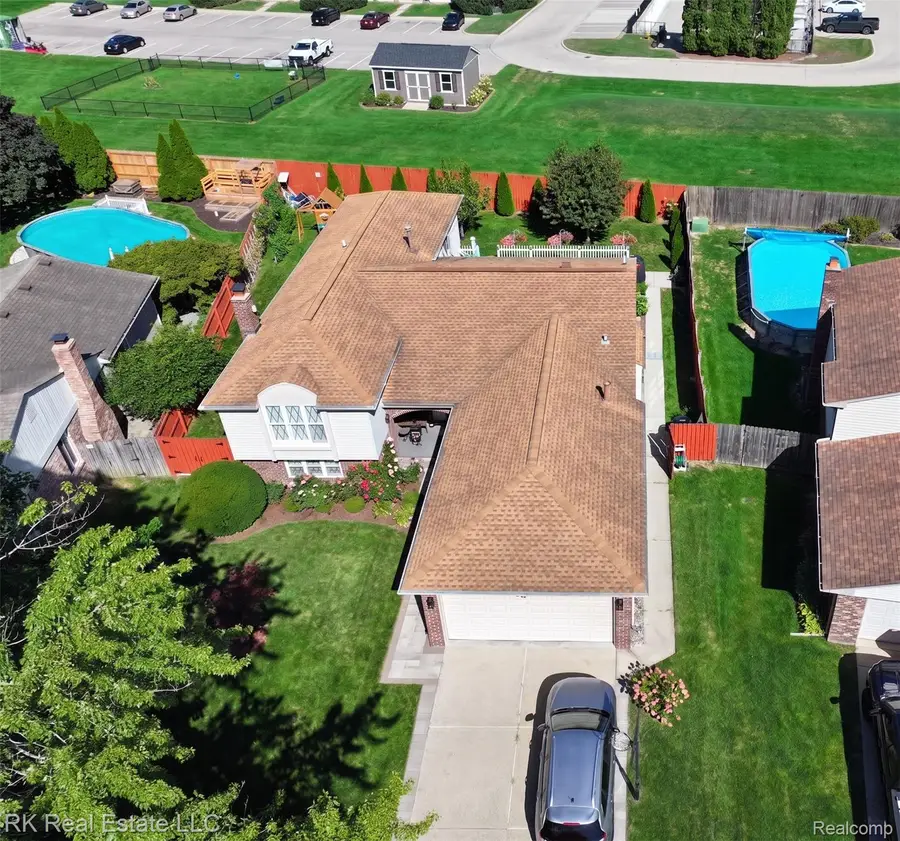 15461 Vincent Street, Clinton Township, MI 48038 - #3