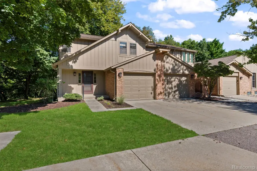 1830 Streamedge Court, Rochester Hills, MI 48309 - #3