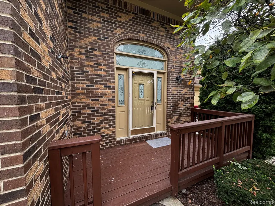 2161 Crystal Drive #8, Rochester Hills, MI 48309 - #2
