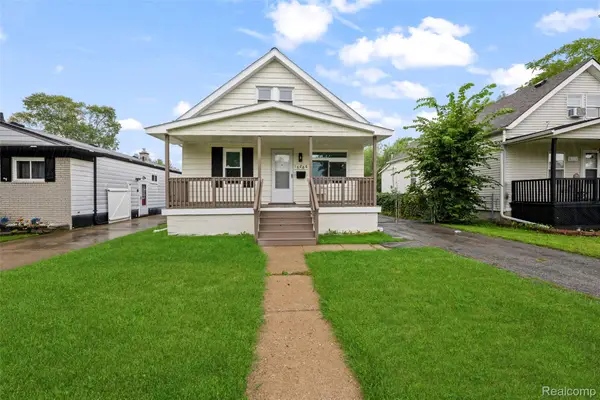 16266 Evergreen Avenue, Eastpointe, MI 48021