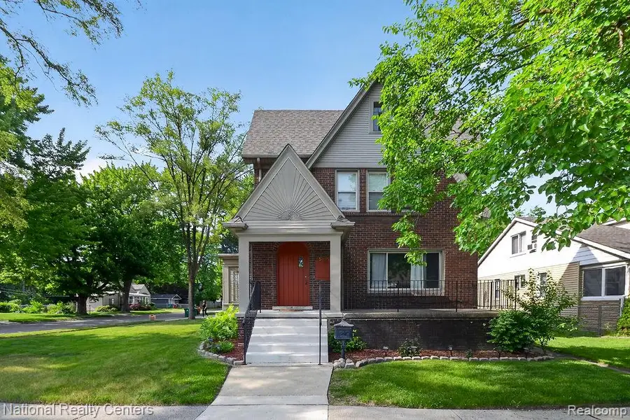 15105 Maplewood Avenue, Eastpointe, MI 48021 - #2