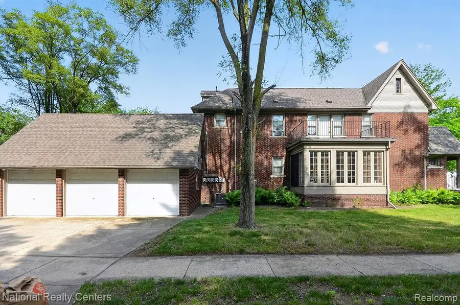 15105 Maplewood Avenue, Eastpointe, MI 48021 - #3