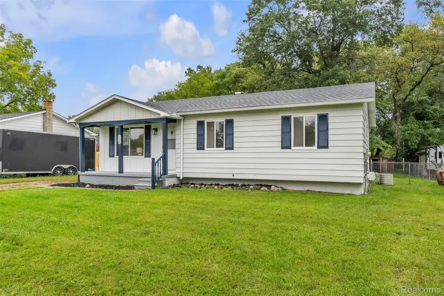 506 Ash Street, Holly, MI 48442 - #2