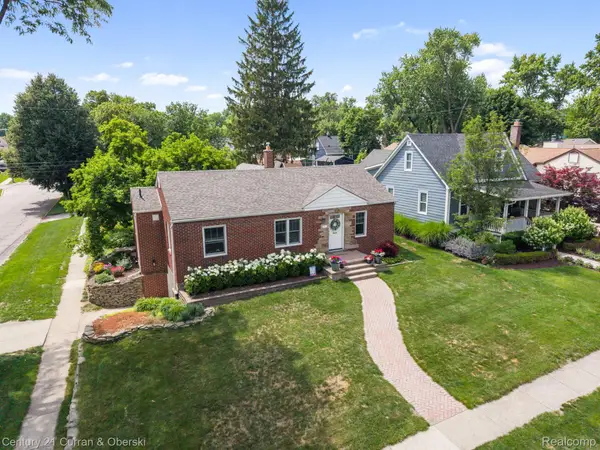 551 N Evergreen Street, Plymouth, MI 48170