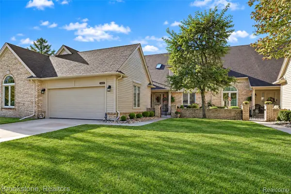 16820 Crystal Drive #17, Macomb, MI 48042
