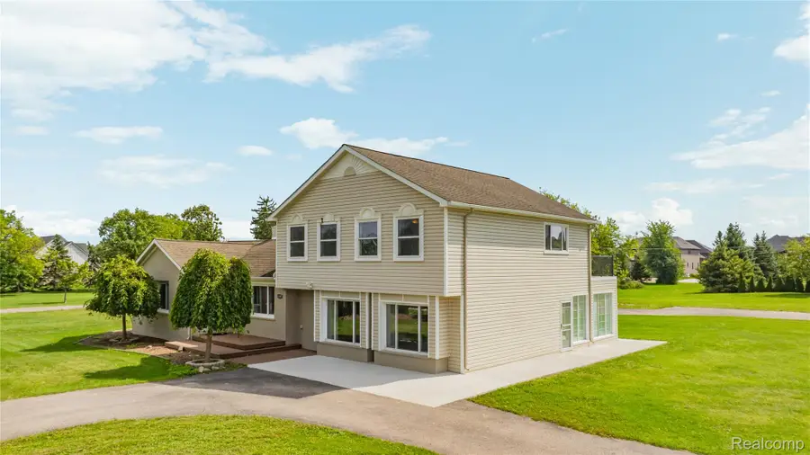 4582 18 1/2 Mile Road, Sterling Heights, MI 48314 - #2