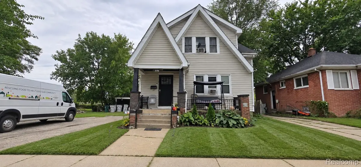 556 E Muir Avenue, Hazel Park, MI 48030 - #1