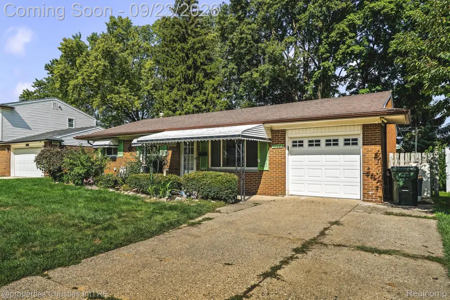 11283 Plumridge Boulevard, Sterling Heights, MI 48313 - #3