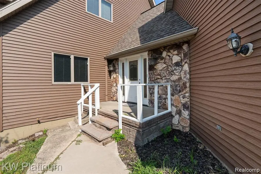1907 Riverside Drive, Port Huron, MI 48060 - #2