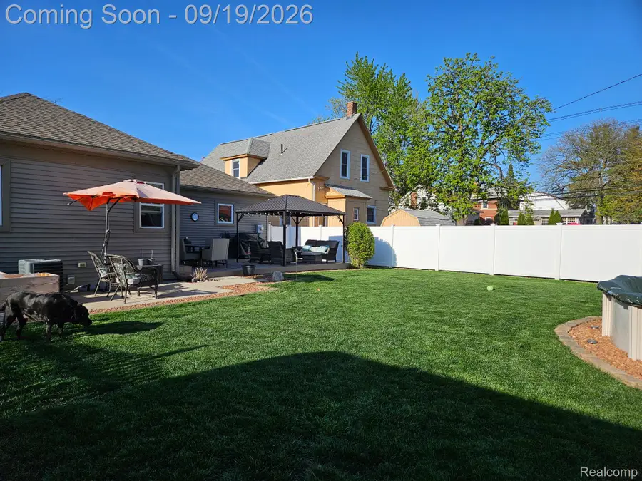 511 Elm Street, Wyandotte, MI 48192 - #3