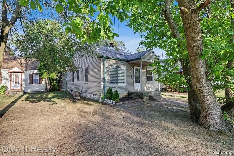 7634 Hazelton Street, Dearborn Heights, MI 48127 - #2