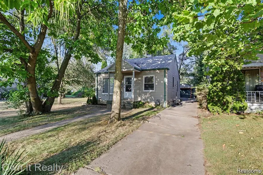 7634 Hazelton Street, Dearborn Heights, MI 48127 - #3